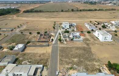 Imagem: O terreno possui 840m² de Área e está localizado em Lic