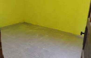 Imagem: A casa possui 4 Dormitórios, 2 Banheiros, 1 Vaga na garagem