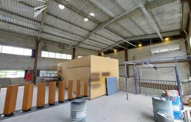 Imagem: O depósito possui 5 Vagas na garagem, 1.000m² de Área e