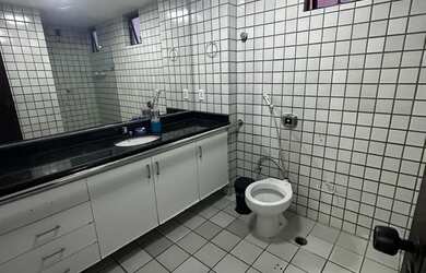 Imagem: O apartamento possui 3 Dormitórios, Acomodam 10 pessoas, 2