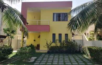 Imagem: A casa em condomínio possui 3 Dormitórios, 1 Banheiro, 2 Vagas