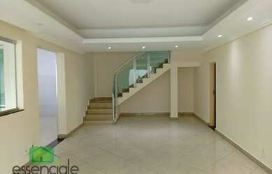 Imagem: A casa possui 3 Dormitórios, 3 Banheiros, 3 Vagas na garagem