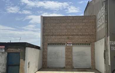 Imagem: O depósito possui 2 Vagas na garagem, 220m² de Área e está