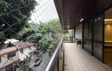 Imagem: O apartamento possui 4 Dormitórios, 5 Banheiros, 3 Vagas na