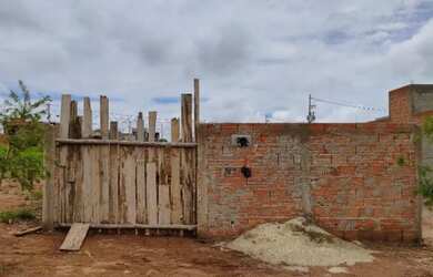 Imagem: O terreno possui 140m² de Área e está localizado em Parque