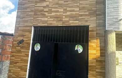 Imagem: A casa possui 2 Dormitórios, 2 Banheiros, 1 Vaga na garagem