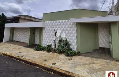 Imagem: O depósito possui 4 Vagas na garagem e 500m² de Área e está