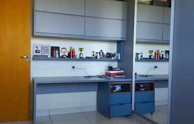 Imagem 4: Sobrado de oportunidade. Piscina, Churrasqueira, Varandae136m² de Área