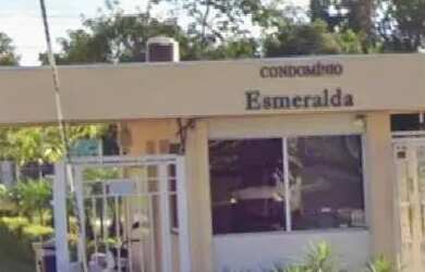 Imagem: A casa possui 2 Dormitórios, 1 Banheiro, 2 Vagas na garagem