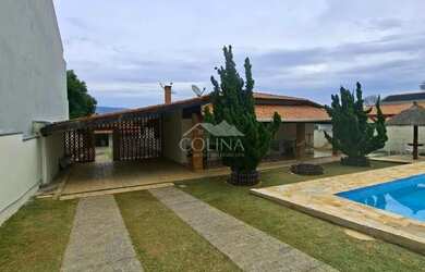 Imagem: A casa em condomínio possui 4 Dormitórios, 3 Banheiros, 5