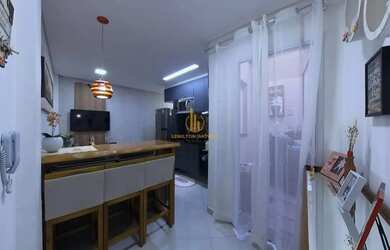 Imagem: O apartamento possui 2 Dormitórios, 2 Banheiros, 2 Vagas na