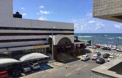 Imagem: O apartamento possui 1 Dormitório, 1 Banheiro, 1 Vaga na garagem
