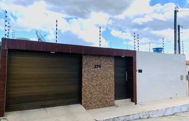 Imagem: A casa possui 4 Dormitórios, 1 Banheiro, 3 Vagas na garagem