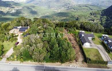 Imagem: O terreno possui 1553m² de Área e está localizado em Canela