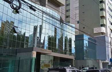 Imagem: O apartamento possui 4 Dormitórios, 5 Banheiros, 4 Vagas na