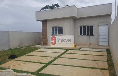 Imagem: A casa possui 3 Dormitórios, 2 Banheiros, 3 Vagas na garagem