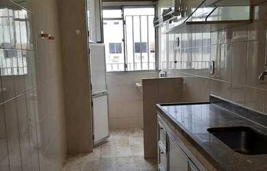 Imagem: O apartamento possui 2 Dormitórios, 1 Banheiro, 2 Vagas na