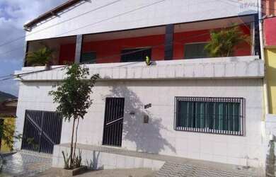 Imagem: A casa possui 3 Dormitórios, 3 Banheiros, 3 Vagas na garagem