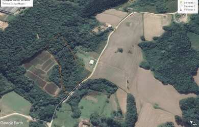 Imagem: O terreno possui 10.000m² de Área e está localizado em Campo