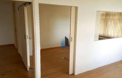 Imagem: O depósito possui 2 Vagas na garagem, 130m² de Área e está