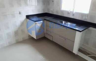 Imagem: A casa possui 2 Dormitórios, 2 Banheiros, 2 Vagas na garagem