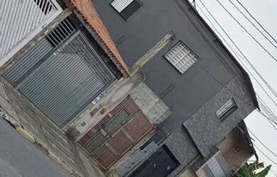 Imagem: A casa possui 2 Dormitórios, 1 Banheiro, 1 Vaga na garagem