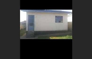 Imagem: A casa possui 2 Dormitórios, 1 Banheiro e está localizado