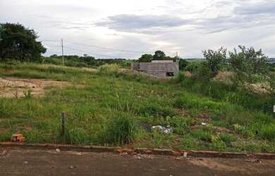 Imagem: O terreno possui 22.400m² de Área, Imóvel novo e está localizado