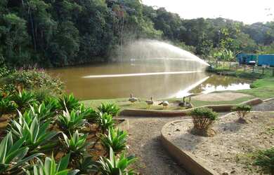Imagem: A casa em condomínio possui 4 Dormitórios, 4 Banheiros, 5