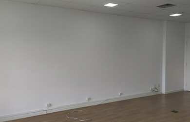 Imagem 5: Sala comercial mobiliada para locação em Alphaville com infraestrutura...