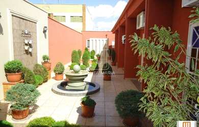 Imagem: O depósito possui 5 Vagas na garagem, 390m² de Área e está