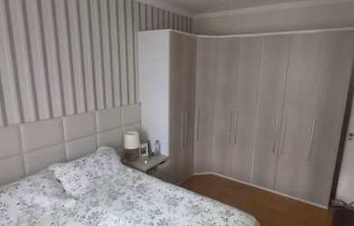 Imagem: A casa possui 2 Dormitórios, 2 Banheiros, 2 Vagas na garagem