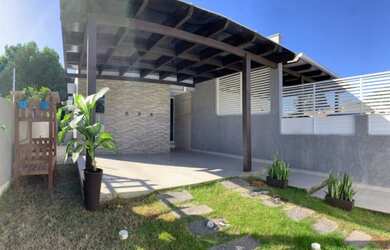 Imagem: A casa possui 2 Dormitórios, 2 Banheiros, 2 Vagas na garagem