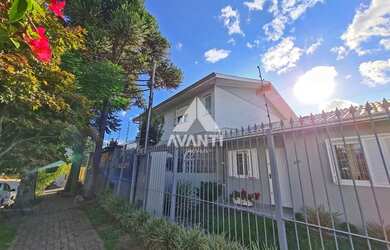 Imagem: A casa possui 5 Dormitórios, 5 Banheiros, 2 Vagas na garagem