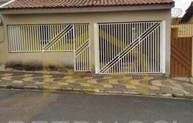 Imagem: A casa possui 2 Dormitórios, 2 Banheiros, 2 Vagas na garagem