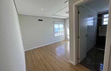 Imagem 7: Cobertura com piscina privativa e vista mar localizada no bairro Estreito