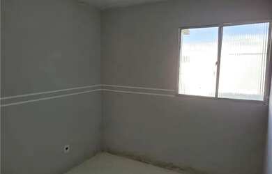 Imagem: A casa possui 2 Dormitórios, 1 Banheiro, 2 Vagas na garagem