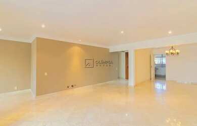 Imagem: O apartamento possui 4 Dormitórios, 3 Banheiros, 3 Vagas na