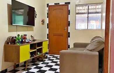 Imagem: A casa possui 2 Dormitórios, 2 Banheiros e 100m² de Área