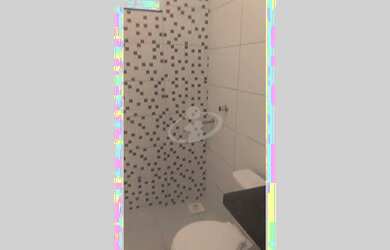 Imagem: A casa possui 3 Dormitórios, 2 Banheiros, 2 Vagas na garagem