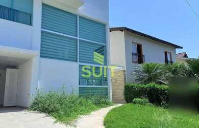 Imagem: A casa possui 3 Dormitórios, 3 Banheiros, 1 Vaga na garagem