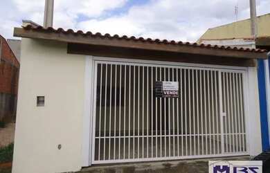 Imagem: A casa possui 3 Dormitórios, 2 Banheiros, 90m² de Área e