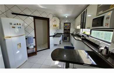 Imagem: O apartamento possui 3 Dormitórios, 5 Banheiros, 2 Vagas na