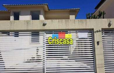 Imagem: A casa possui 3 Dormitórios, 3 Banheiros, 2 Vagas na garagem