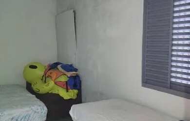 Imagem: A casa possui 3 Dormitórios, 1 Banheiro, 5 Vagas na garagem