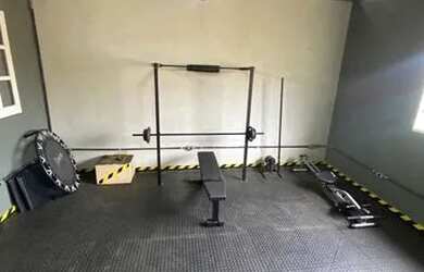 Imagem: A casa possui 4 Dormitórios, 3 Banheiros e 200m² de Área