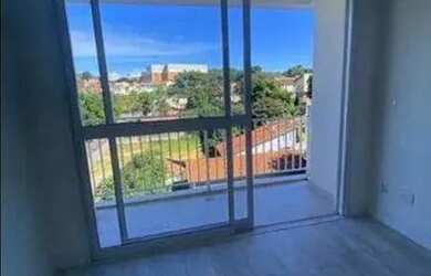 Imagem: O apartamento possui 1 Dormitório, 1 Banheiro, 1 Vaga na garagem