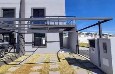 Imagem: A casa em condomínio possui 3 Dormitórios, 4 Banheiros, 2