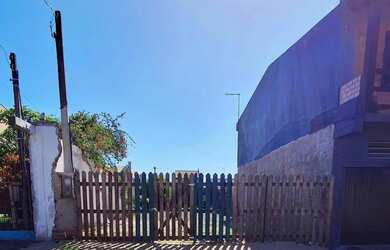 Imagem: O terreno possui 300m² de Área e está localizado em Lomba