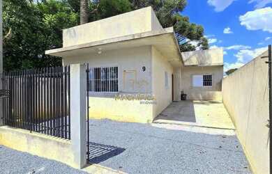 Imagem: A casa possui 3 Dormitórios, 2 Banheiros, 2 Vagas na garagem